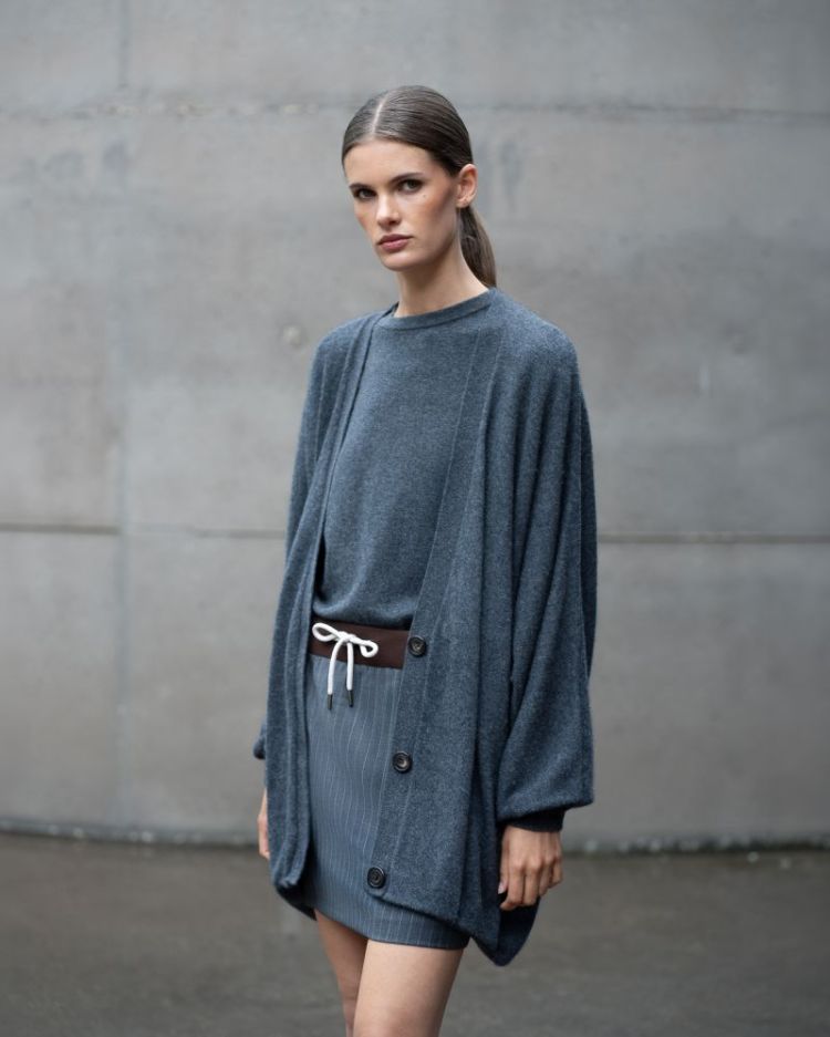  DARK GREY