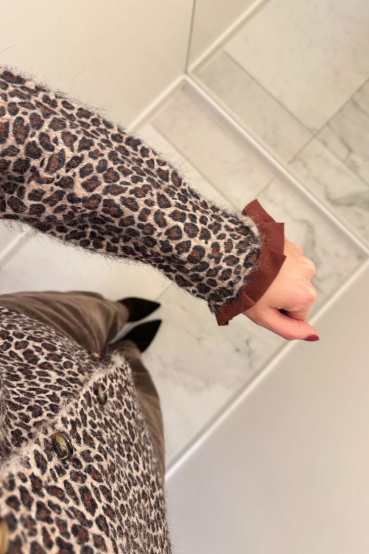 8897 LEOPARD leopard